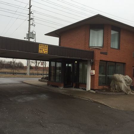 White Knight Motel Brampton Bagian luar foto