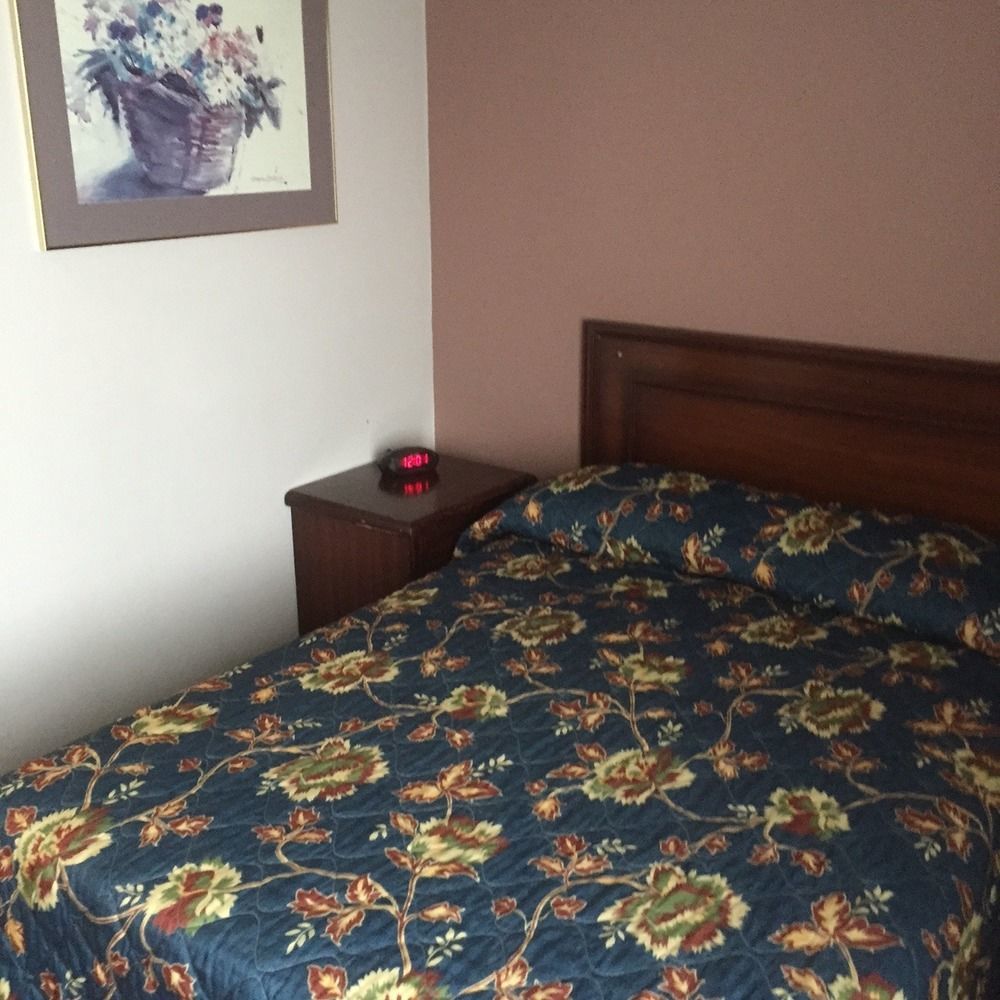 White Knight Motel Brampton Bagian luar foto