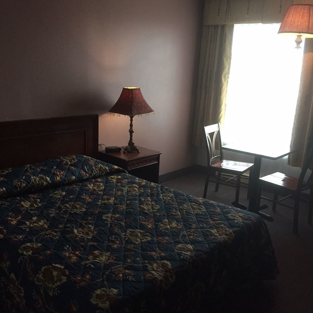White Knight Motel Brampton Bagian luar foto