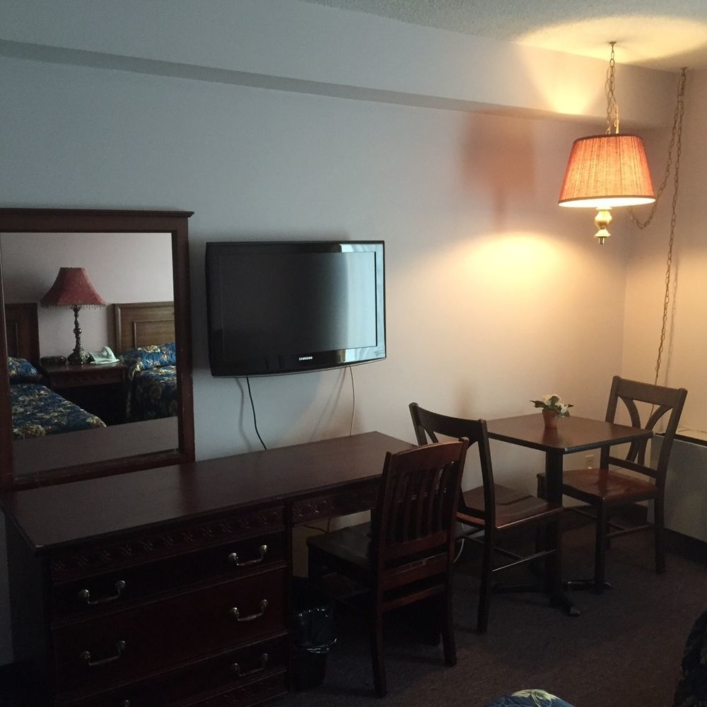 White Knight Motel Brampton Bagian luar foto